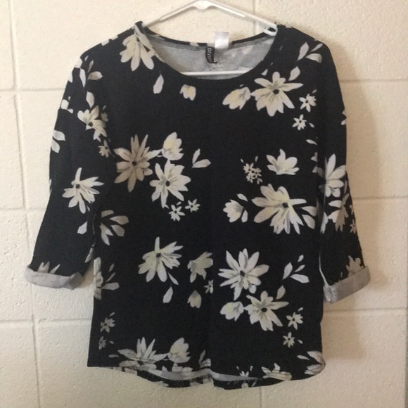 H & M floral sweater - Picture 1 of 5